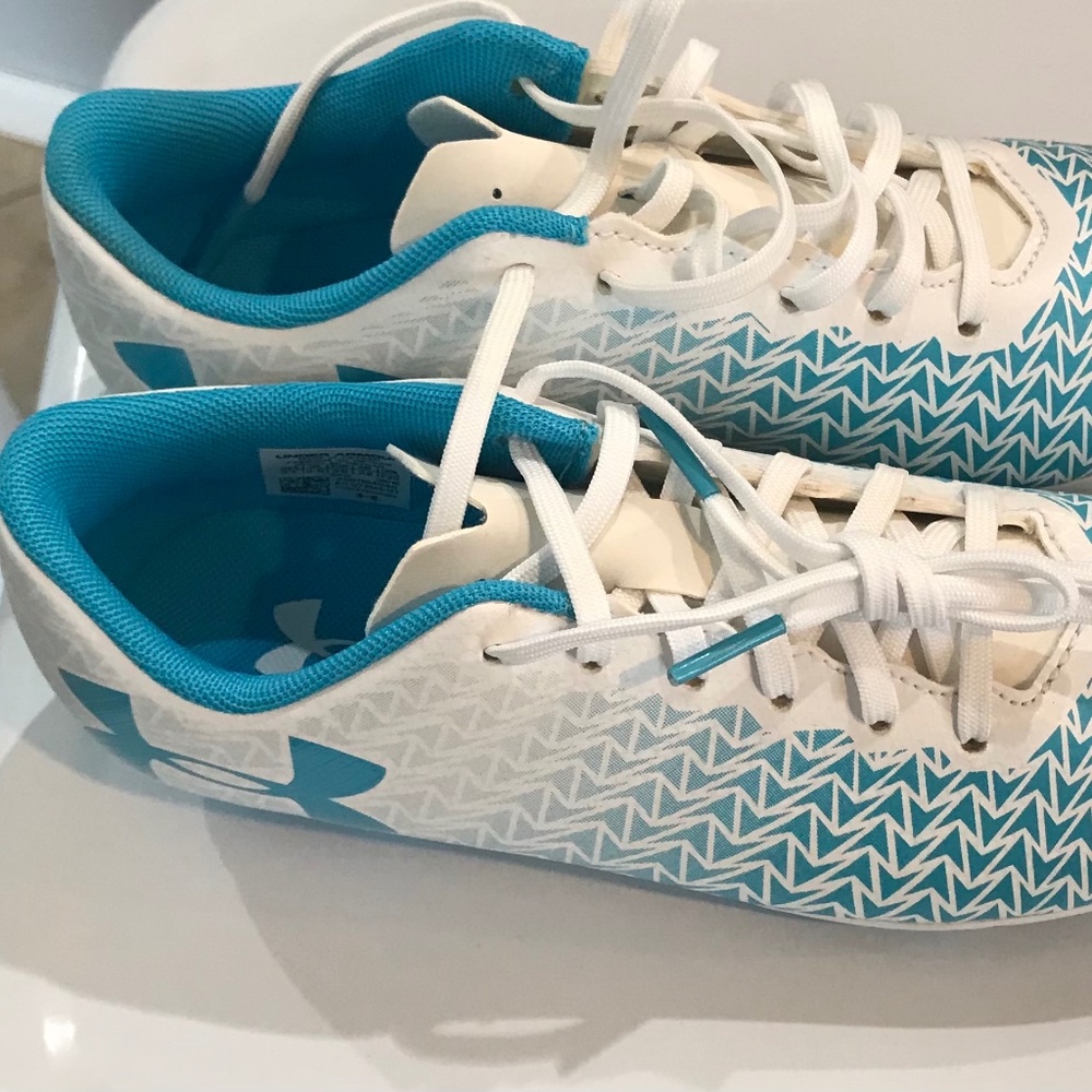 **NEW** Under Armour CF FORCE 3.0 Cleats Size 3